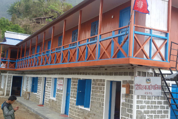 नागरिकको समस्या बुझ्न संवाद कार्यक्रम गर्दै सिदिङ्वा